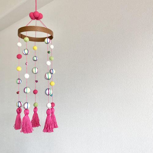 つるし飾り「ひなあられ」a オリジナル作品 飴と鈴とひなあられのモビール つるし飾り オリジナル 羊毛フェルト