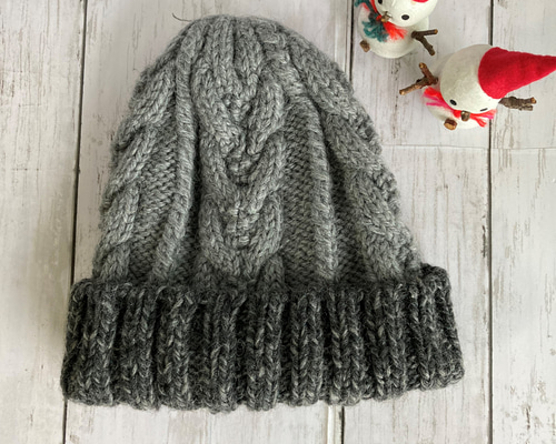 ニット帽（グレー、ケーブル模様B）、毛100% ニット帽・ビーニー