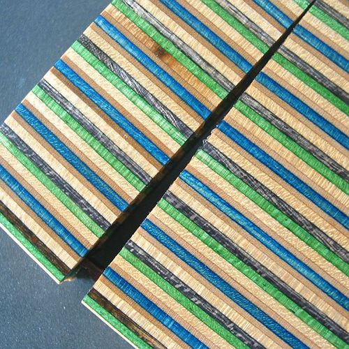 スケボー廃デッキ】木製名刺入れ 一種類の廃デッキを重複圧着する 即日