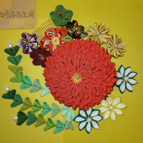 摘まみ細工髪飾り　　再販受付 再販受付中つまみ細工髪飾り 摘まみ細工 赤黒金