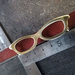 真鍮ブラス製 個性の出るメガネ型の帯留め　着物や浴衣の帯締め・チョーカー/ブレスレットに 2枚目の画像