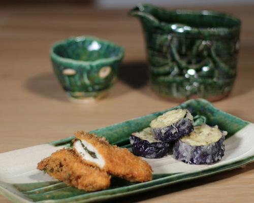 魚の浮彫り緑色陶器皿 色絵虫魚浮彫飾皿 文化遺産オンライン