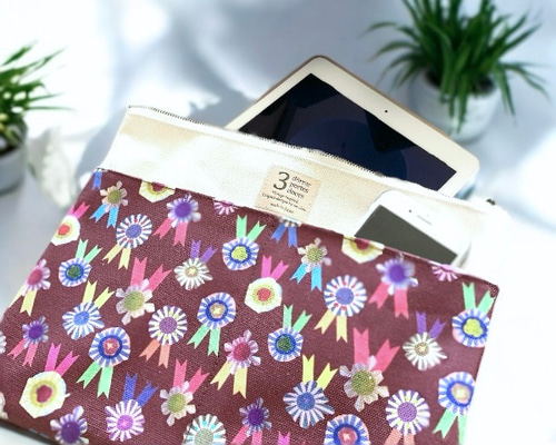 オリジナルテキスタイルを使った‼︎タブレットが入るフラットポーチ