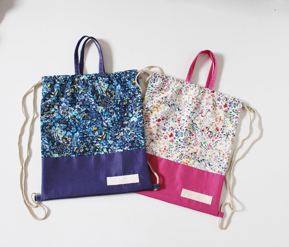 [防水加工] Liberty Felda 背包，飾有可愛的小花 *適用於運動服包、尿布袋、泳池包等。 第4張的照片