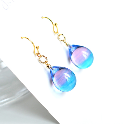 ピンクブルーピアス＊イヤリング＊ゴールド ピアス（フック・チェーン