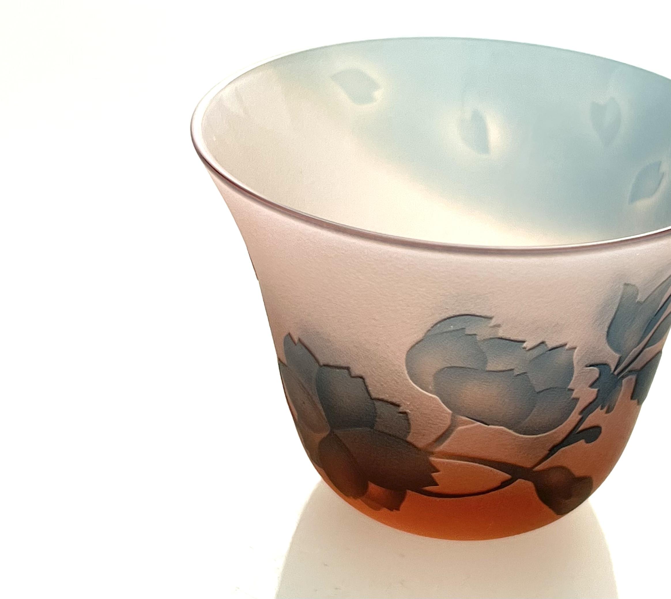 【木箱入り】玉さくら～ピンクブルーのガラス　おちょこ　ぐい吞み【受注制作】