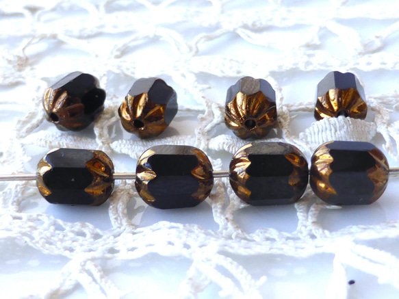 FP 俵型　黒ゴールド　チェコビーズCzcech Glass Beads8個 1枚目の画像
