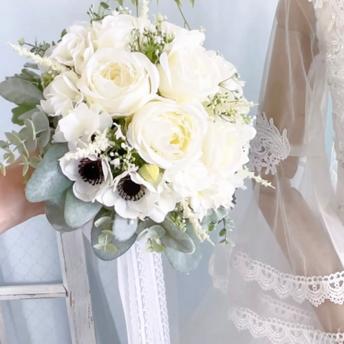 ホワイトブーケ・トレンドアネモネとローズとアジサイと（ブトニア付き