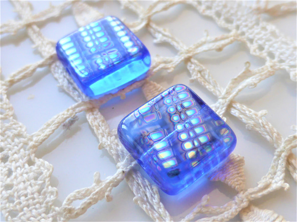 青スクエアチェック　チェコビーズCzcech Glass Beads２個 2枚目の画像