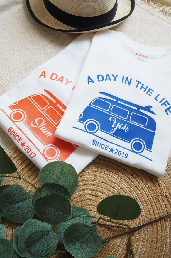 ＜ロンパースへ変更可能＞名前入り「SURF BUS」Tシャツ (親子リンク/父の日/出産祝/家族リンク/家族コーデ) 2枚目の画像