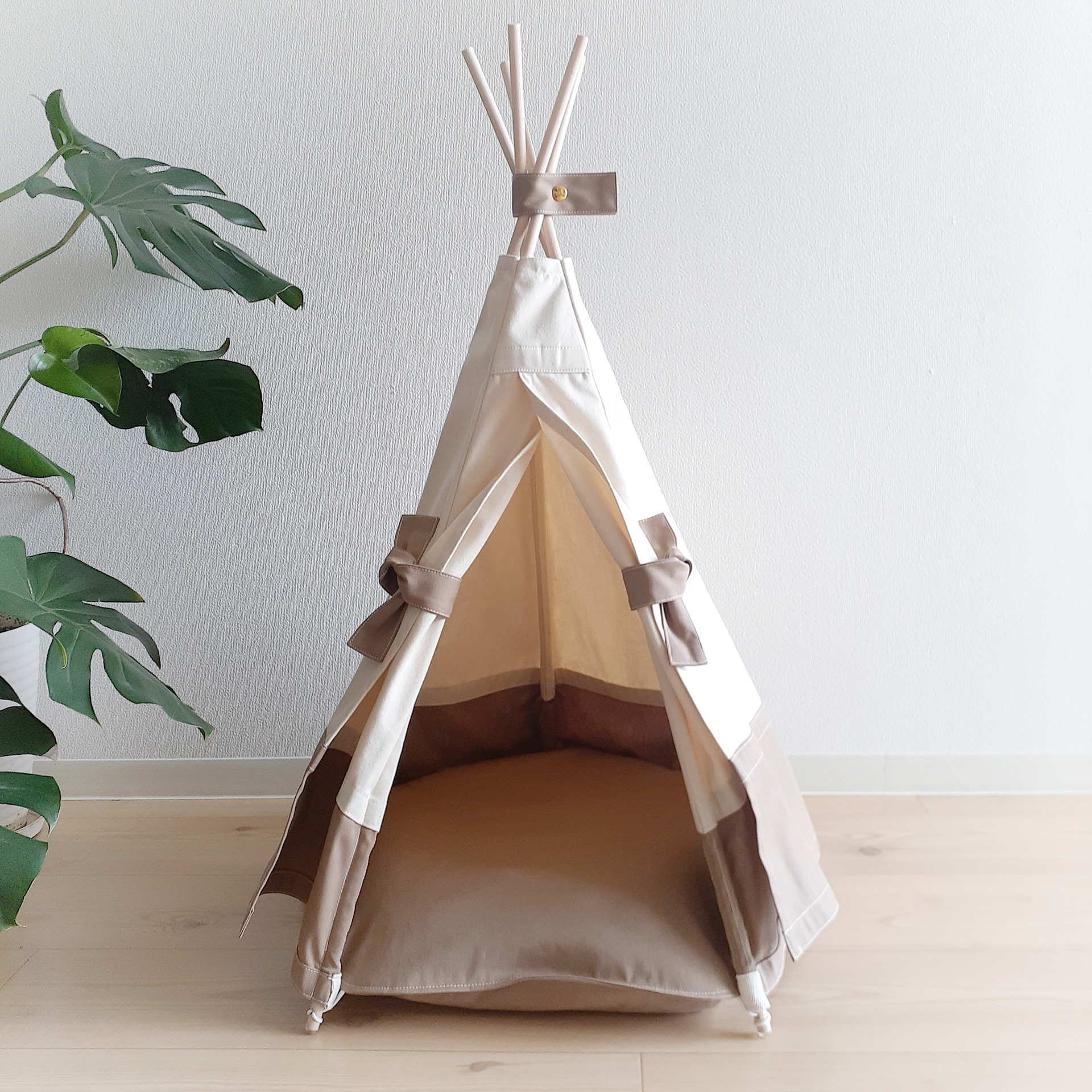 国産帆布で仕立てた ペットのおうちテント｜キナリ×モカベージュ｜猫・小型犬用