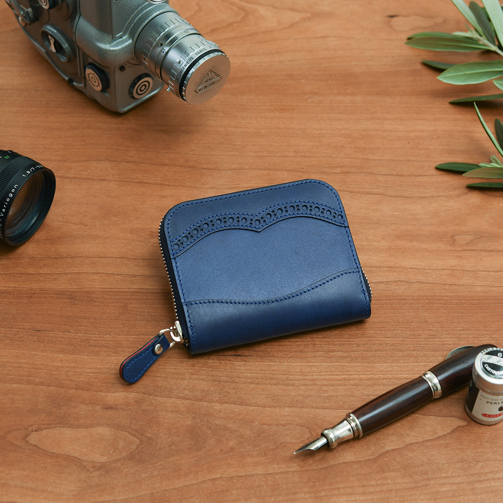 藍染 総本革 ミニ財布 コンパクト ラウンドファスナー Sサイズ  メダリオン 個性的 ユニセックス 経年変化