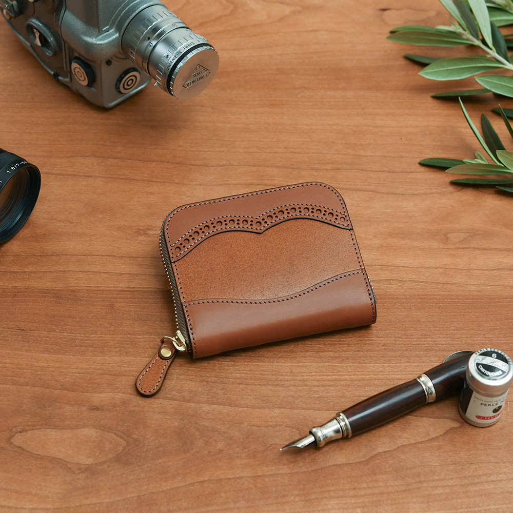 イタリア製総本革 ミニ財布 コンパクト ラウンドファスナー Sサイズ ブラウン メダリオン 個性的 ユニセックス