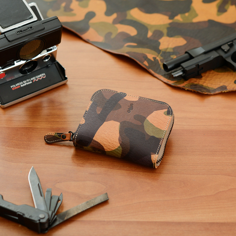 イタリア製総本革 ミニ財布 コンパクト ラウンドファスナー Sサイズ 迷彩柄 アーミー  個性的 ユニセックス 経年変化