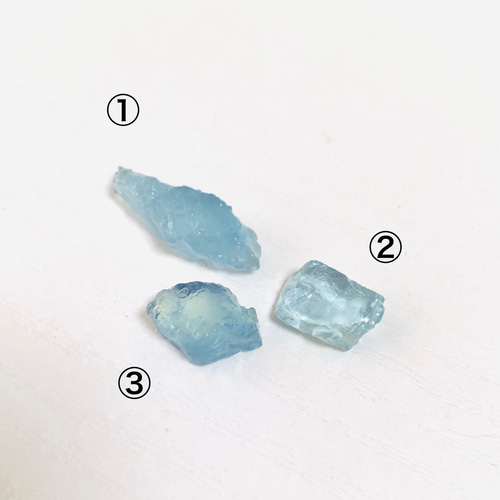 アクアマリンのラフロック原石① 天然石 虹色の星 通販 5327493  