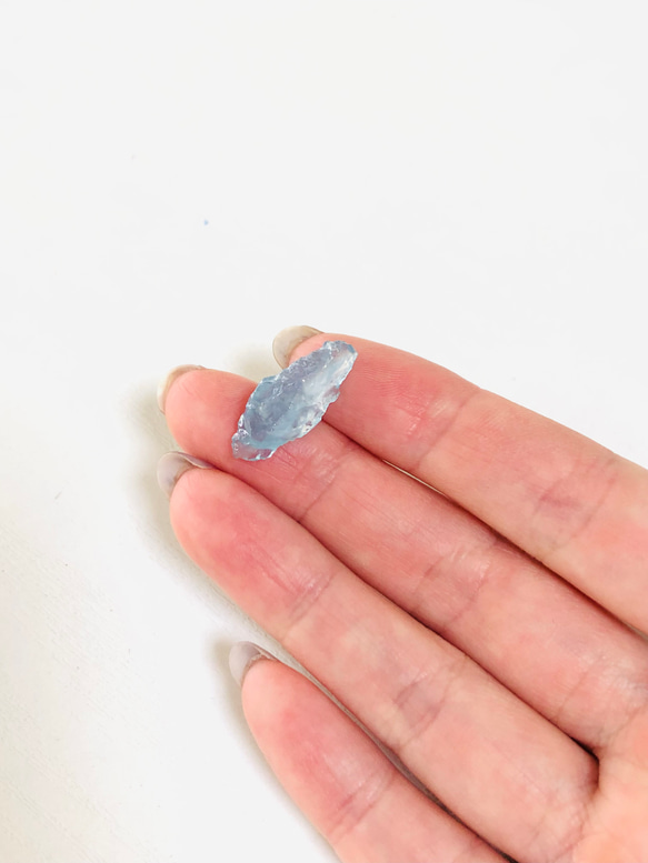 アクアマリンのラフロック原石① 天然石 虹色の星 通販 5327493  