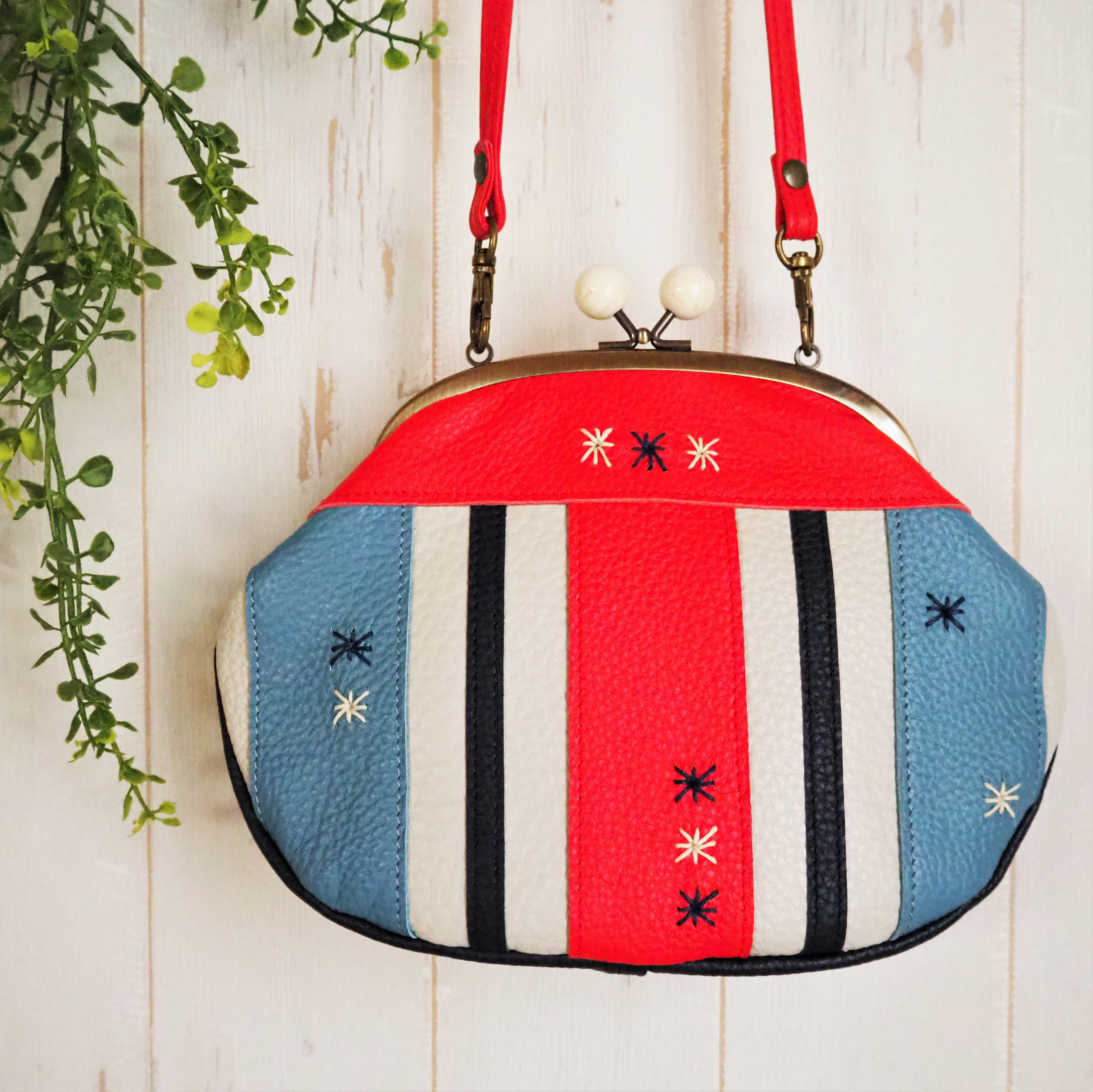 ミルキーウェイトリコ・しましま・がま口ポシェット　本革・手縫・即納