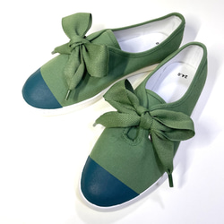 大絲帶雙色一腳蹬運動鞋（暗綠x深綠）23.0cm~25.0cm 第1張的照片