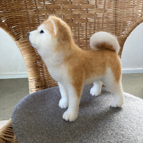 受注制作】羊毛フェルト人形 秋田犬 羊毛フェルト chikuchiku18