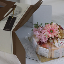 【petits riensフラワーギフト・PKガーベラ×桜】「ベイクドチーズケーキ」選べる8色アソートセット 6枚目の画像