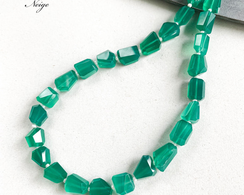 イタリア製 グリーンオニックス グリーンオニキス 天然石 ジュエリーケース 猫足 宝石質 グリーンオニキスAAA タンブルカット 天然石 Neige