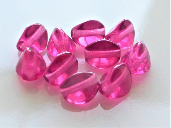 種子：深粉紅捷克玻璃珠（10 顆） 第1張的照片