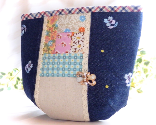 新品fafa フィフィレースのクラッチポーチ収納刺繍小物入りクリアスクエアポーチ 新品fafa フィフィレースのクラッチポーチ収納刺繍小物入り