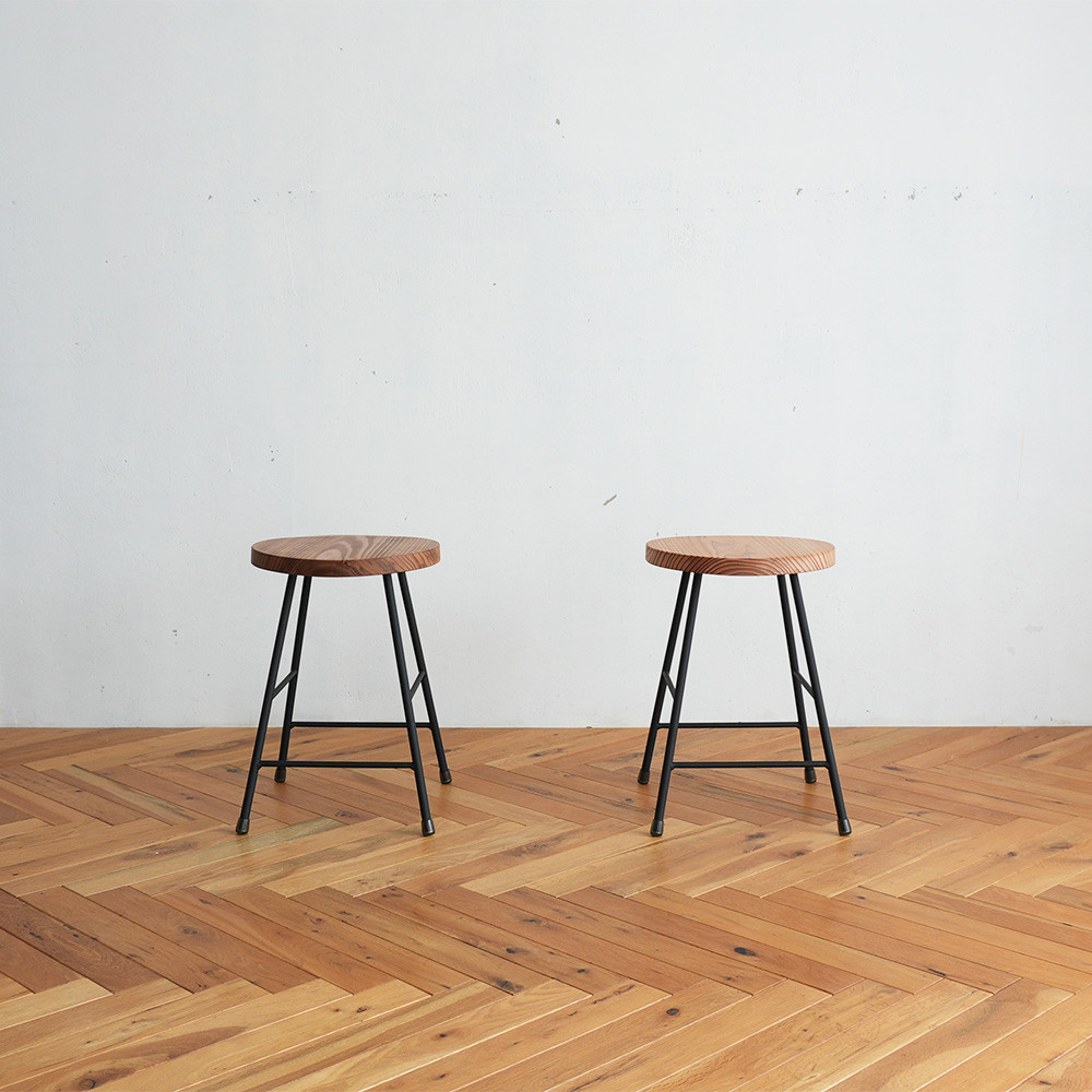 「1cm刻みの自由設計。」 八女杉のスツール / アイアン・ウッド　《高さ変更可能》