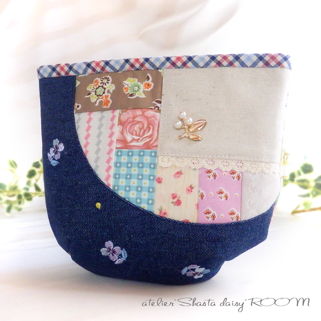 感謝価格 SALE 猫柄 パッチワーク 持ち手付10cmファスナーポーチ