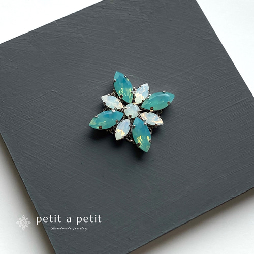 【美品】スワロフスキー グリーンクリスタルブローチ スワロフスキー®︎ ブローチ(L) clématite グリーン&ホワイト