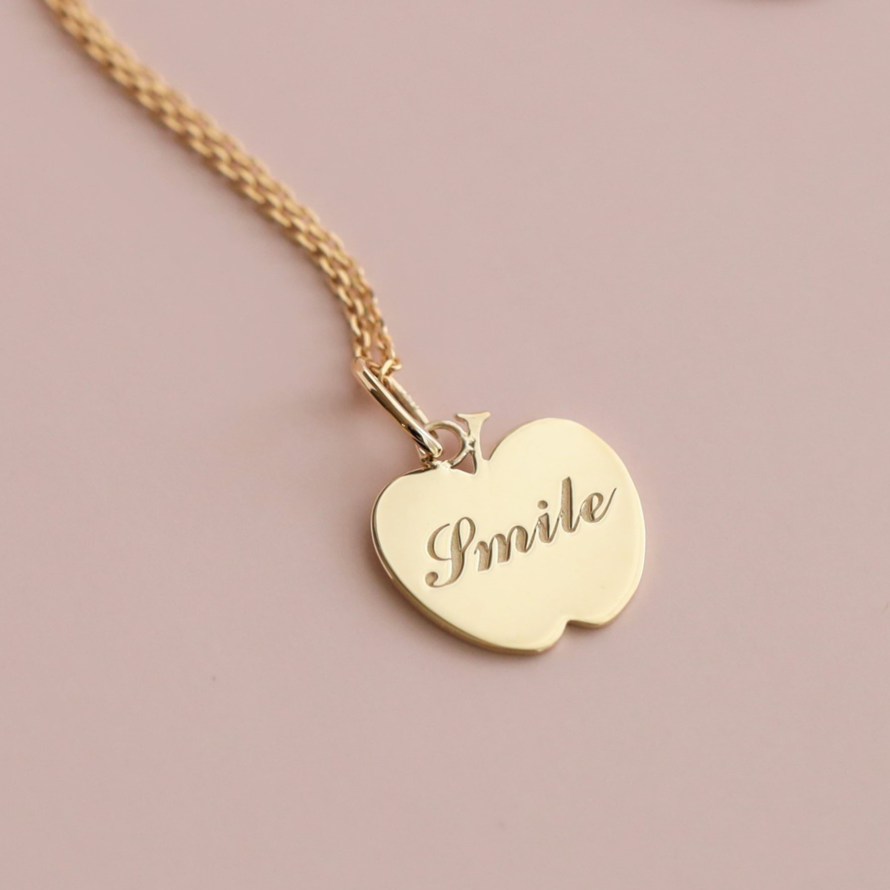 Pomme10 K10/K18 名入れ誕生日刻印 幸せの林檎 ペンダントトップ