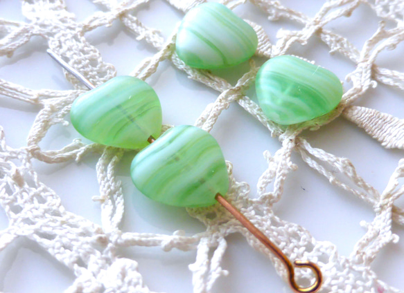 ハート　淡い緑マーブル チェコビーズCzech Glass Beads4個 2枚目の画像