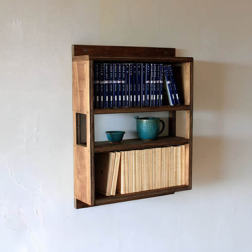 壁に付ける隙間のある文庫本棚 本棚・絵本棚・マガジンラック