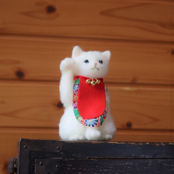羊毛◆招き猫◆しろ　箱入り　12.5cm 6枚目の画像