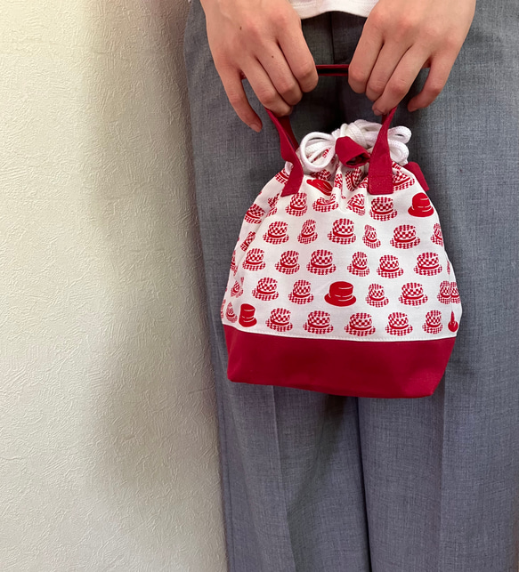 〈通勤通学に〉プリント柄のお弁当袋 ランチバッグ(帽子の柄) 1枚目の画像