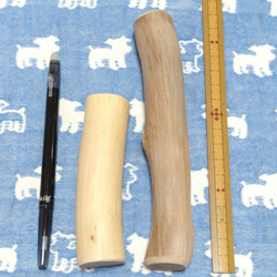 FE.けやき梨の木新品.犬用おもちゃ、中型犬向け歯固めかじり木 2枚目の画像