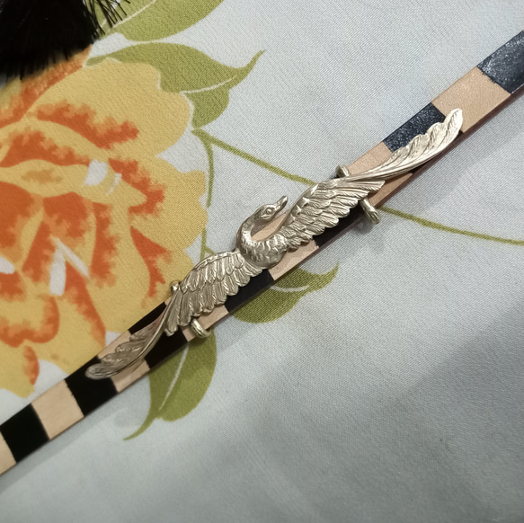 真鍮ブラス製　鶴(つる)デザイン帯留め　着物や浴衣の帯締め飾り・チョーカー飾りに 1枚目の画像