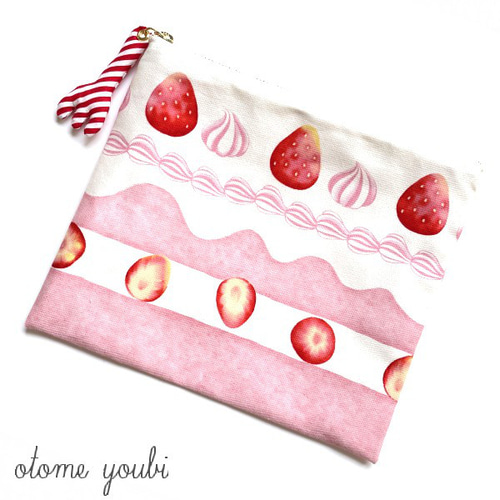 9/5♡familiar ポーチ　ショートケーキ familiar ファミリア ポーチ 【新品未使用】今期新作 今季新作