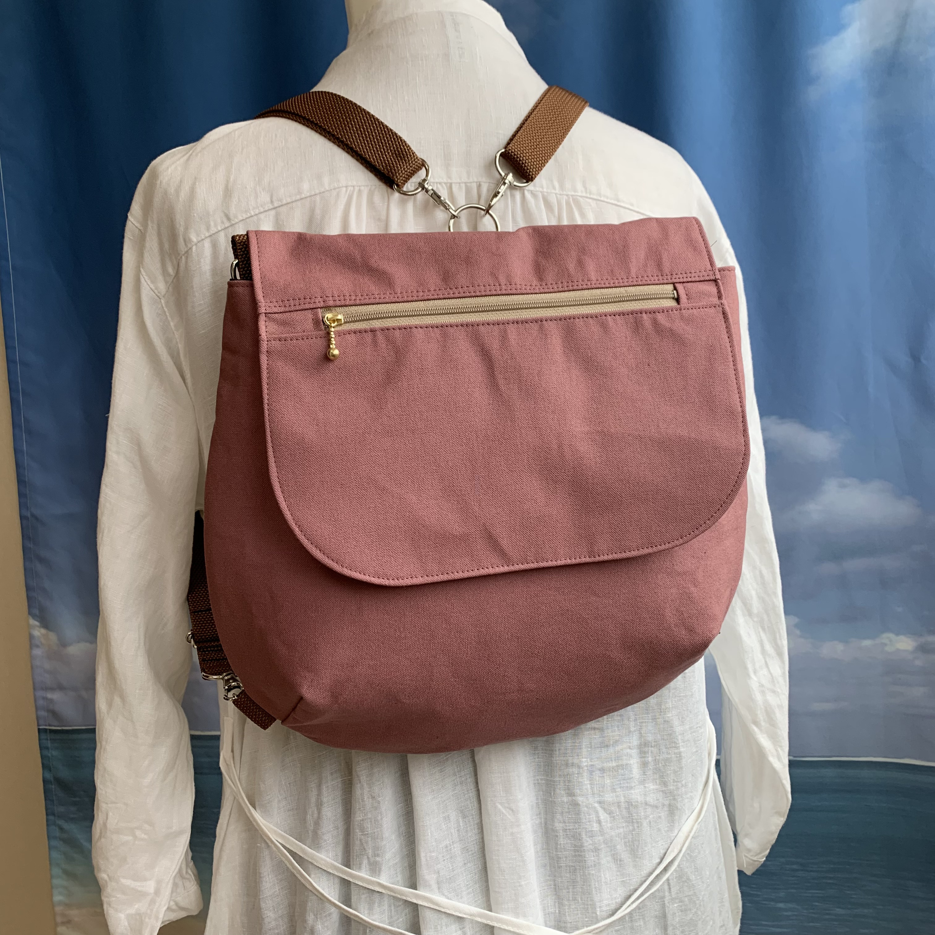 リュックにもなる コロンとした ショルダーバッグ 3way ボディーバック　長さ調節可能　23スモークピンク 色変更可能