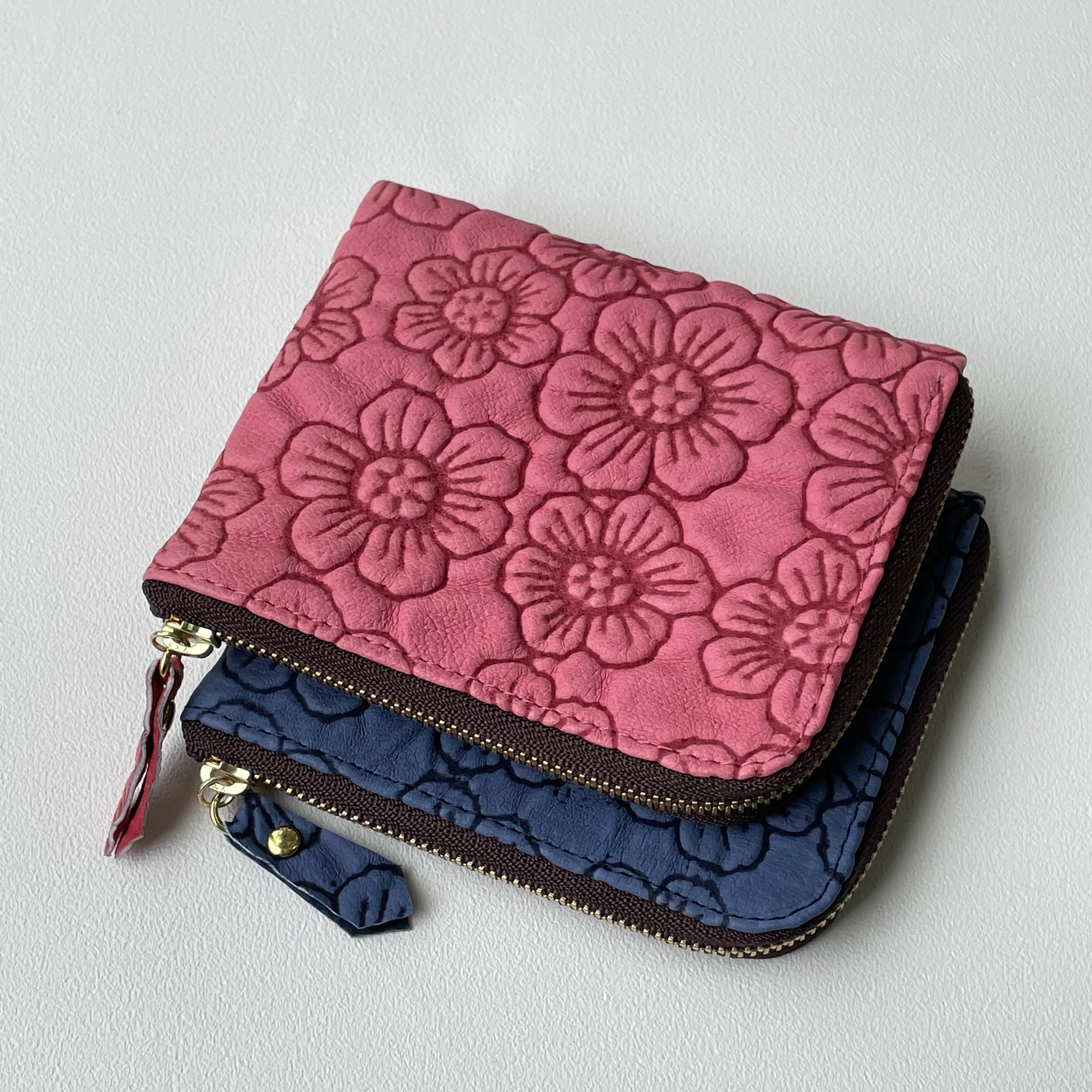 ピッグスキンのスリムなミニ財布　フラワー　チェリーピンク