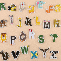 1枚 アルファベット 英文字 動物 ワッペン イニシャル 入園入学 アップリケ 刺繍 アイロンワッペン デザイン選択自由 1枚目の画像