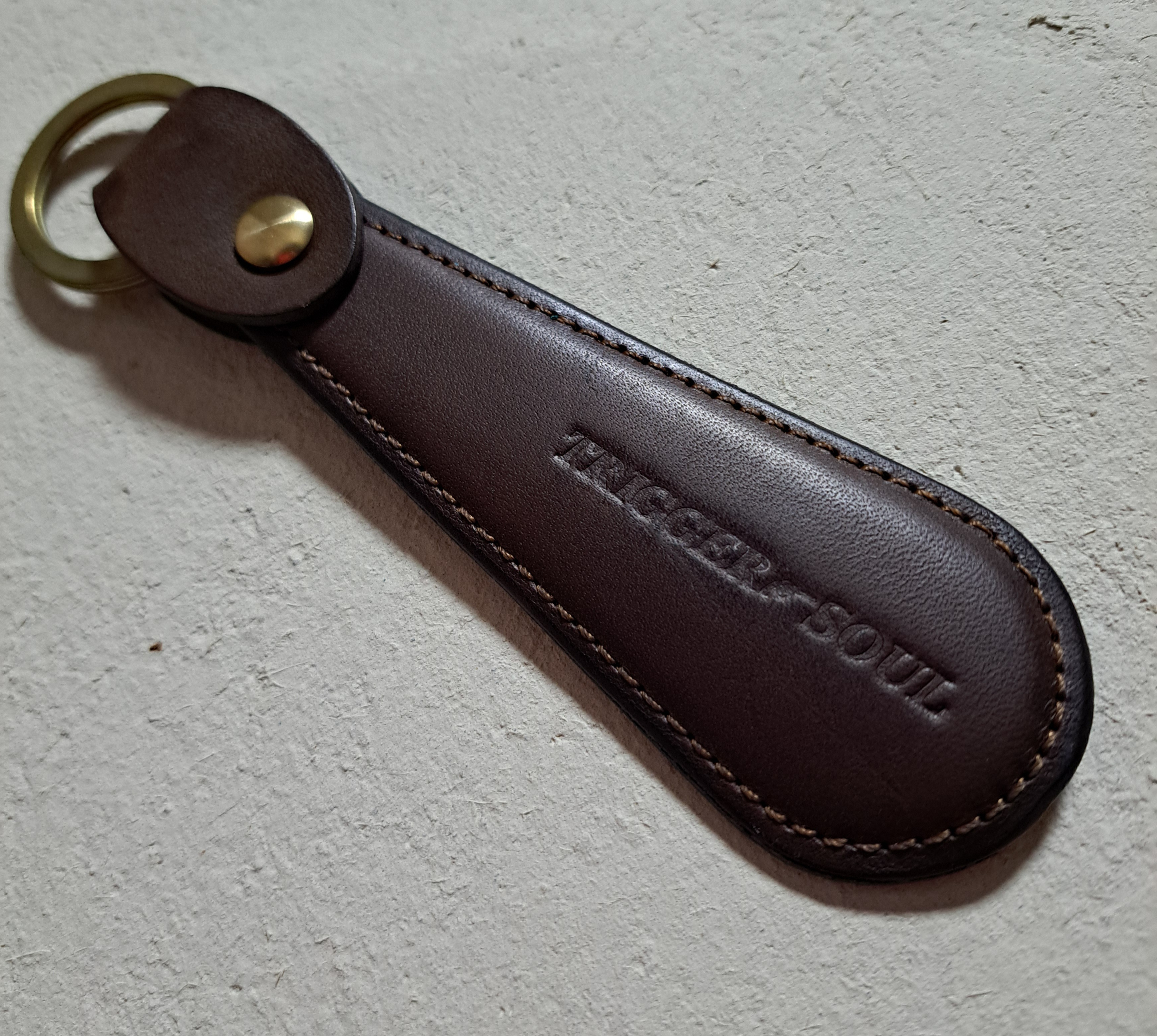 おしゃれさんの必須アイテム：靴ベラ（ Shoehorn）Dブラウン×ブラウンステッチ