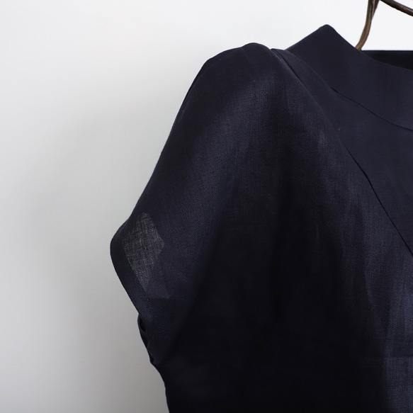 亞麻上衣優雅♪瓶頸上衣<Julia>海軍藍M尺寸 第14張的照片