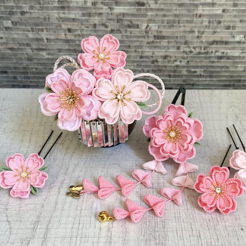 つまみ細工 桜のかんざし 】---- フラワー/誕生日/記念日