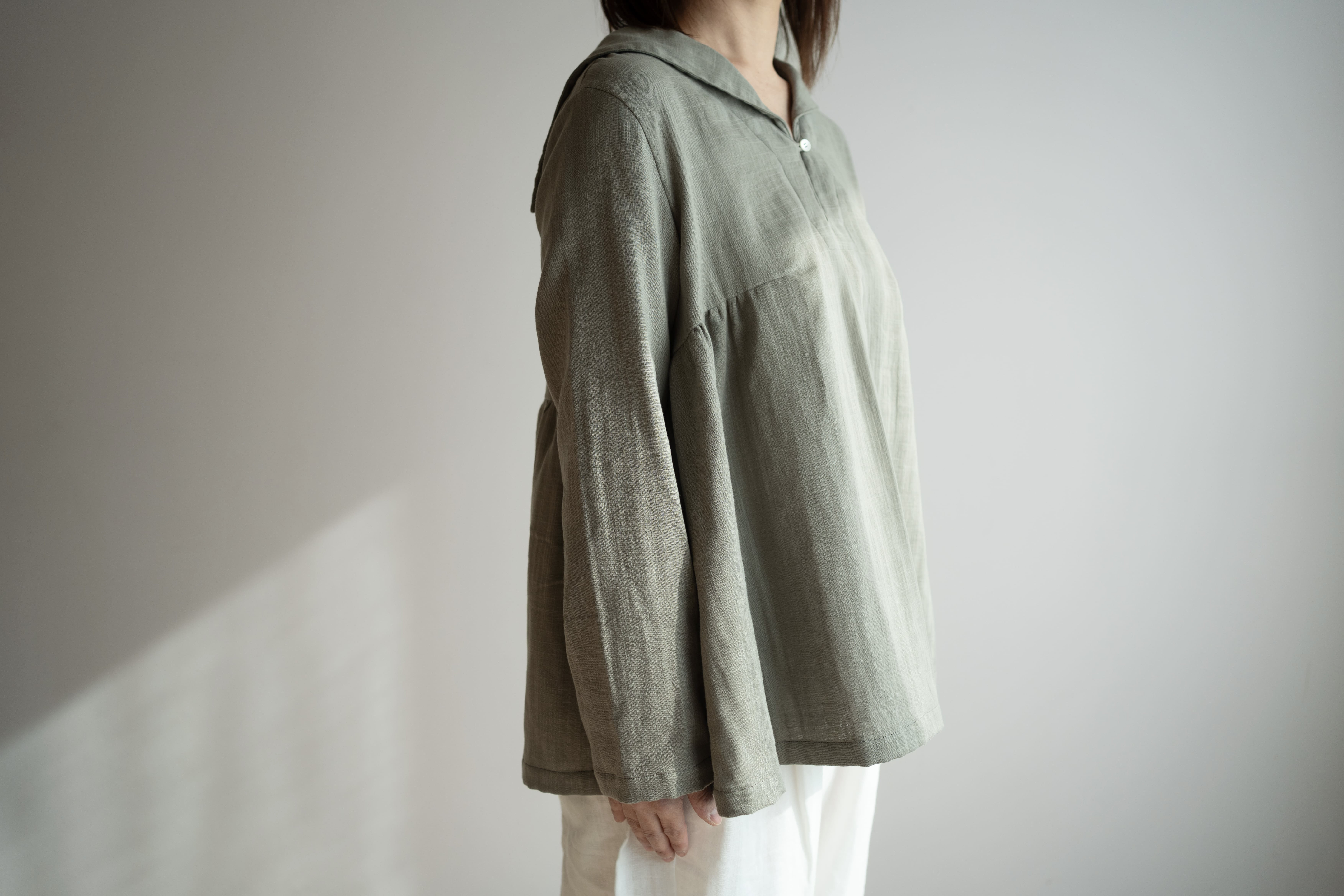 甘さをほどよく、セーラーカラーブラウス｜国産ダブルガーゼ100％（9色）