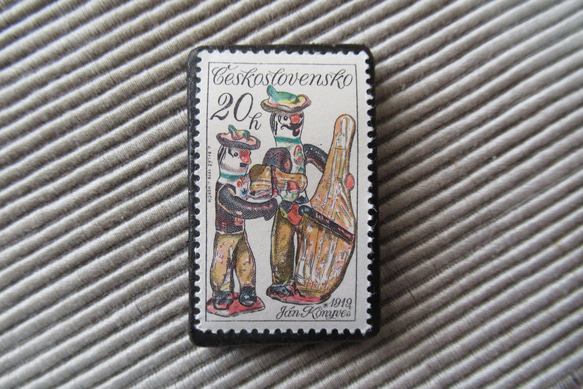 チェコスロバキア　切手ブローチ3582 1枚目の画像