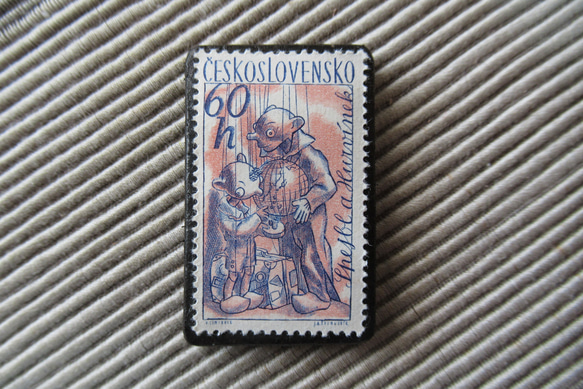 チェコスロバキア　切手ブローチ3585 1枚目の画像