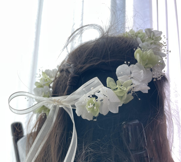 子供用花かんむり プリザーブドフラワー ホワイト&グリーン 2枚目の画像