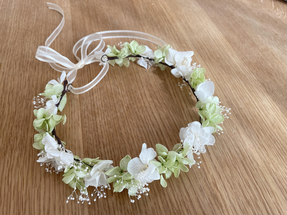 子供用花かんむり プリザーブドフラワー ホワイト&グリーン 1枚目の画像