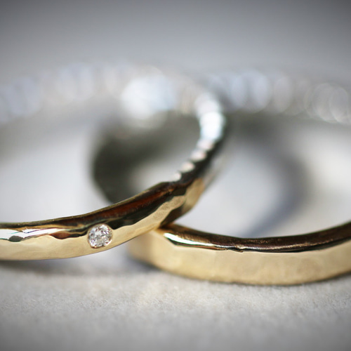 月光の輝き - 鍛金の鎚目リング K18&Pt900鎚目マリッジリング 【結婚 